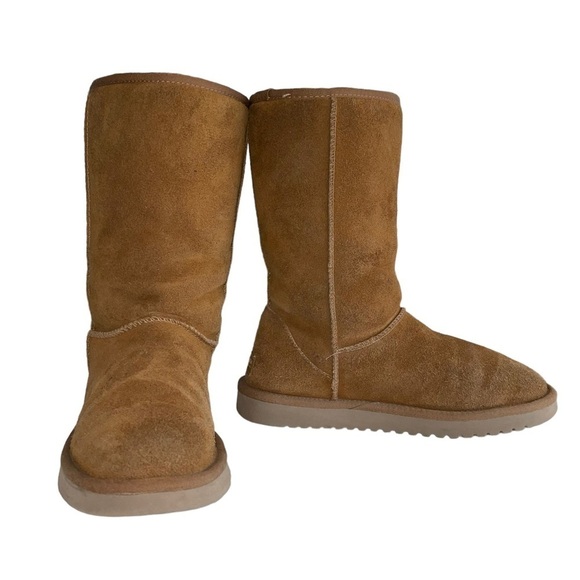 Koolaburra Shoes - Koolaburra UGG Classic Short Chesnut boots size 8 GUC